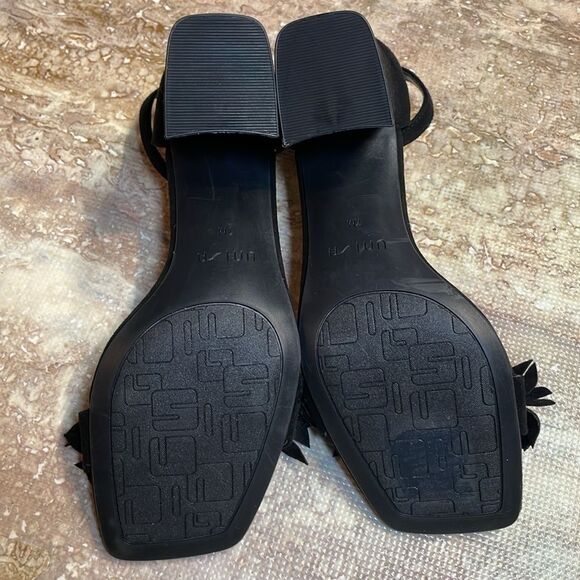 Unisa women’s black chunk heel micro suede square toe heel. Size 7. - Picture 7 of 8